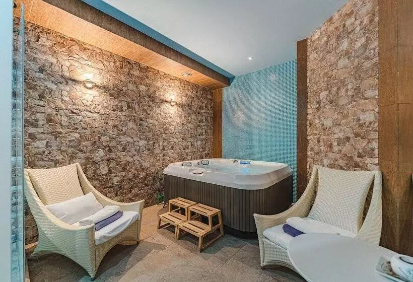 Flamingo Suites Boutique