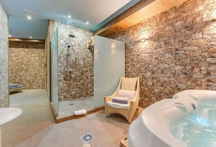 Flamingo Suites Boutique