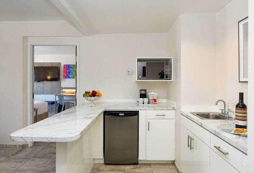 فندق Mesaluna Near American Consulate