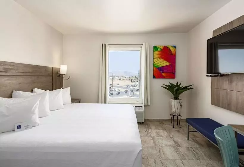 Hotel Mesaluna Near American Consulate