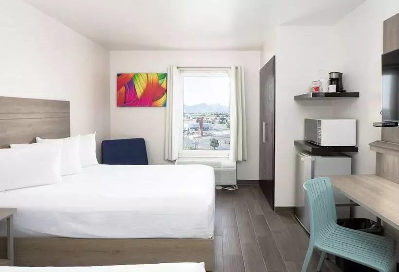 Hotel Mesaluna Near American Consulate