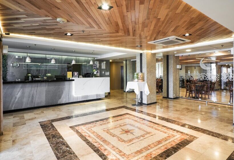 فندق Mesaluna Near American Consulate