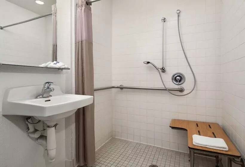 Motel 6 Buena Park, Ca   Knotts Berry Farm   Disneyland