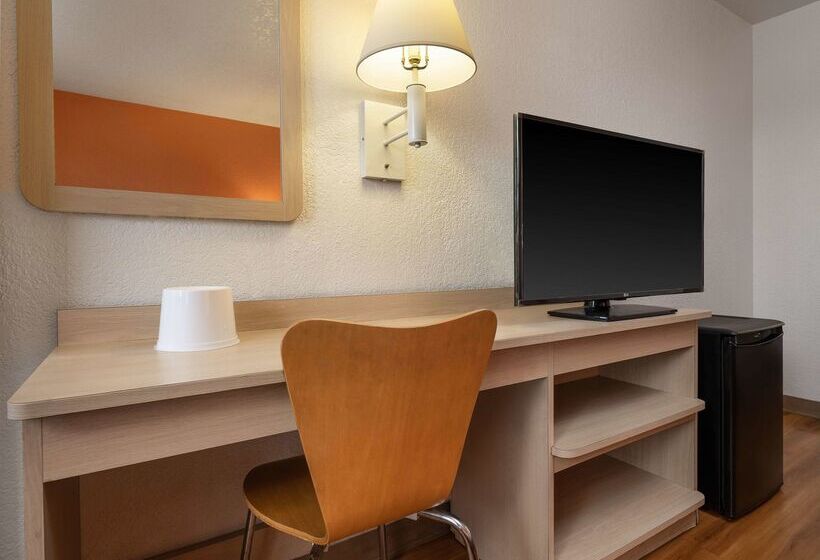 Motel 6 Buena Park, Ca Knotts Berry Farm Disneyland