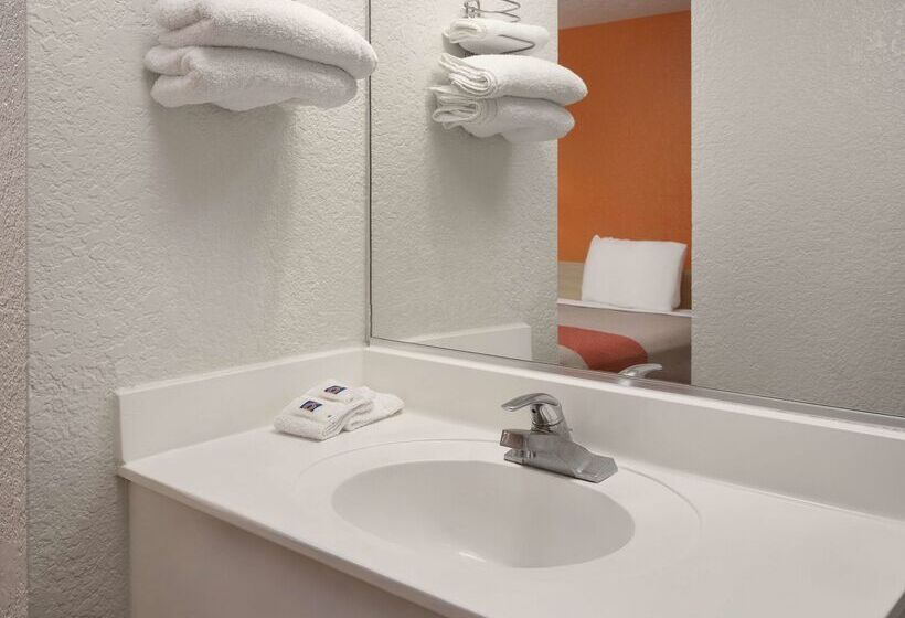 Motel 6 Buena Park, Ca Knotts Berry Farm Disneyland