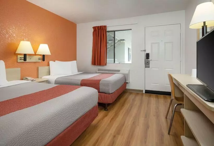 Motel 6 Buena Park, Ca   Knotts Berry Farm   Disneyland