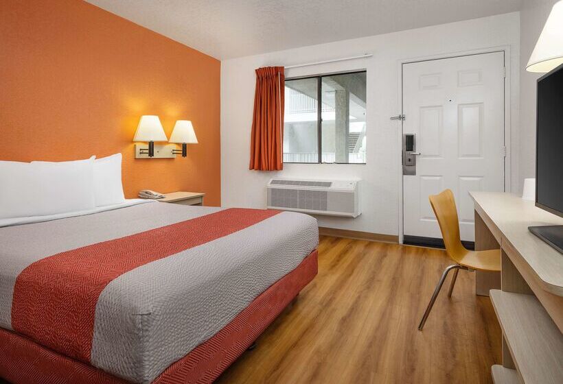 Motel 6 Buena Park, Ca Knotts Berry Farm Disneyland