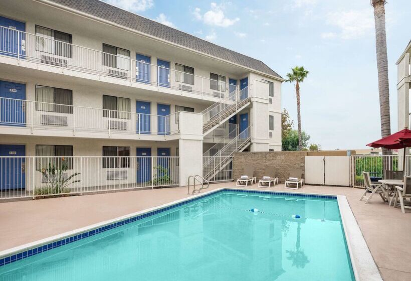 Motel 6 Buena Park, Ca Knotts Berry Farm Disneyland