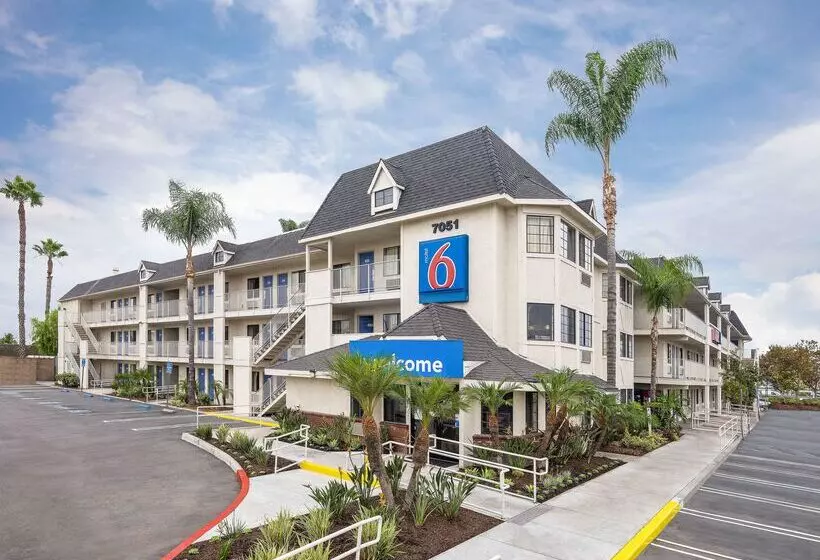 Motel 6 Buena Park, Ca   Knotts Berry Farm   Disneyland