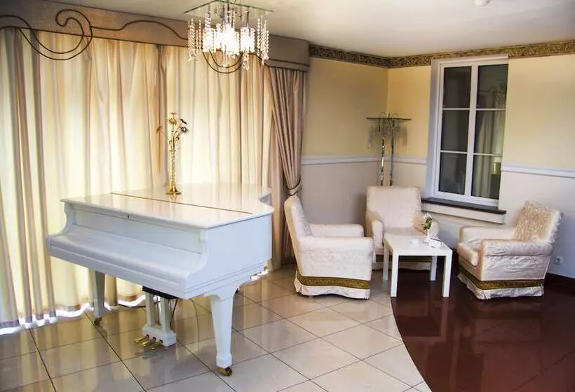 Old Estate Hotel & Spa