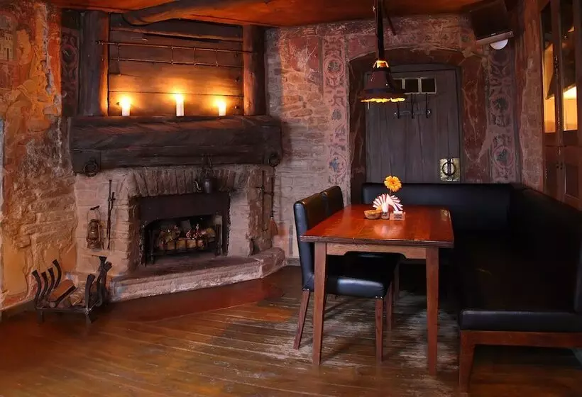 Old Estate Hotel & Spa