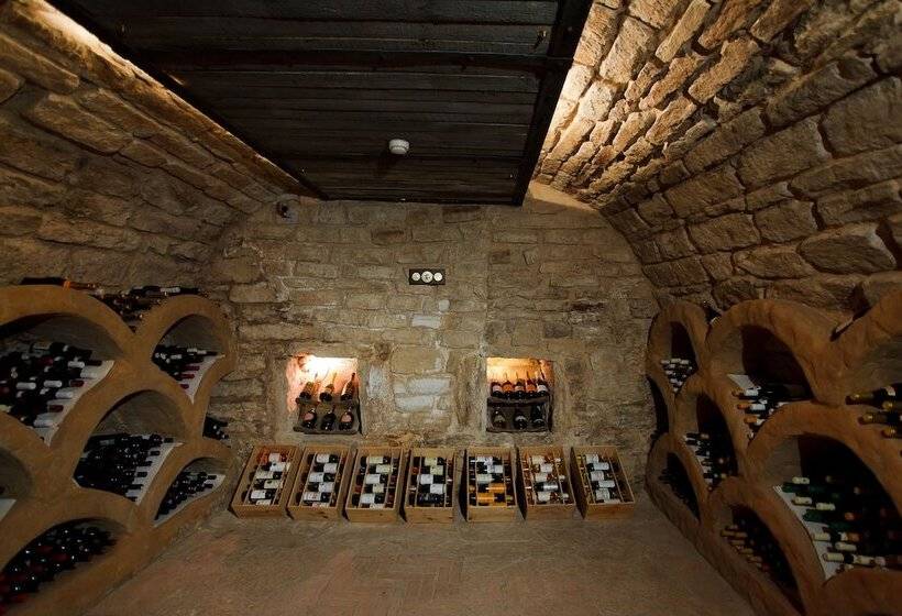 Old Estate Hotel & Spa