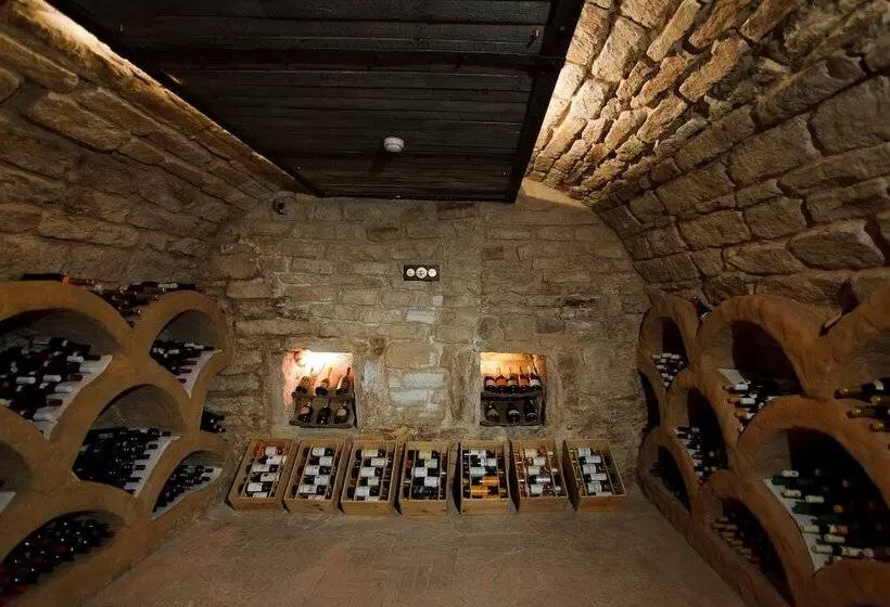 Old Estate Hotel & Spa