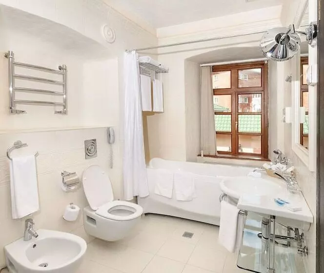 Old Estate Hotel & Spa