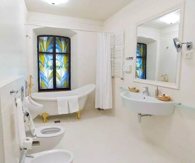 Old Estate Hotel & Spa