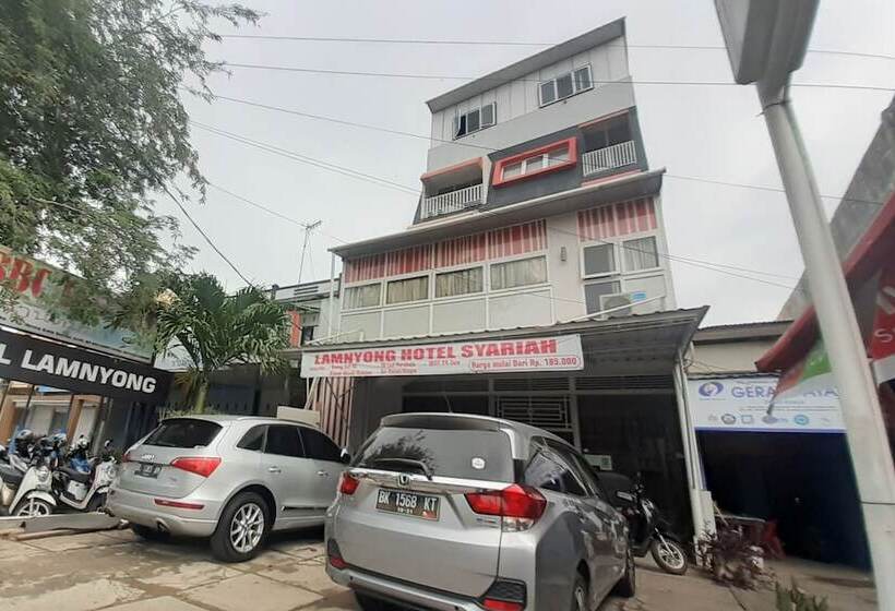 הוסטל Lamnyong Syariah By Oyo Rooms