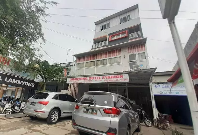 Retkeilymaja Lamnyong Syariah By Oyo Rooms