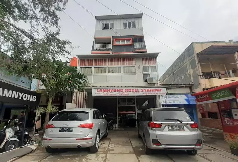 Retkeilymaja Lamnyong Syariah By Oyo Rooms