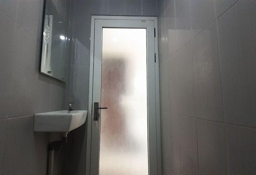 הוסטל Lamnyong Syariah By Oyo Rooms