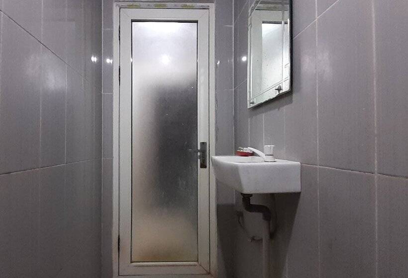 הוסטל Lamnyong Syariah By Oyo Rooms