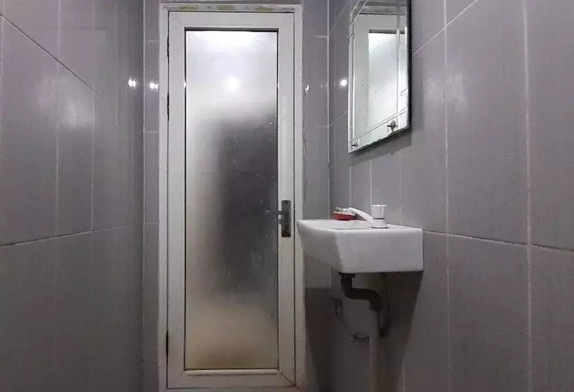 Retkeilymaja Lamnyong Syariah By Oyo Rooms