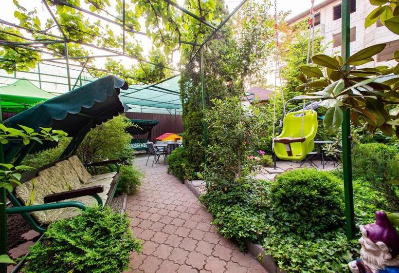 호텔 Roxy & Maryo  Restaurant  Terasa  Loc De Joaca Pentru Copii  Parcare Gratuita