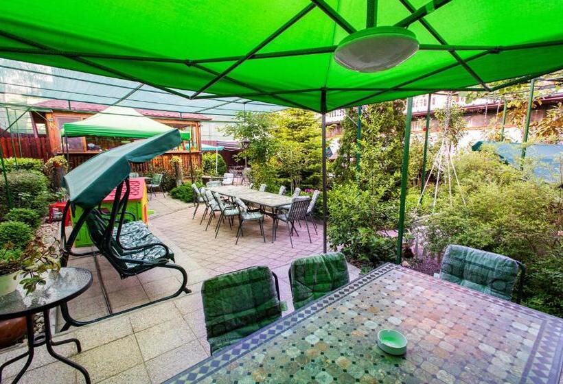 호텔 Roxy & Maryo  Restaurant  Terasa  Loc De Joaca Pentru Copii  Parcare Gratuita