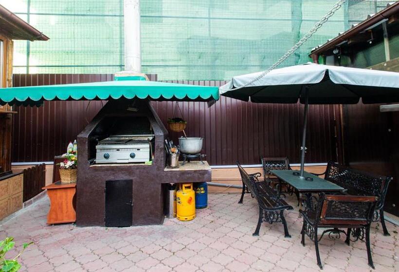 호텔 Roxy & Maryo  Restaurant  Terasa  Loc De Joaca Pentru Copii  Parcare Gratuita