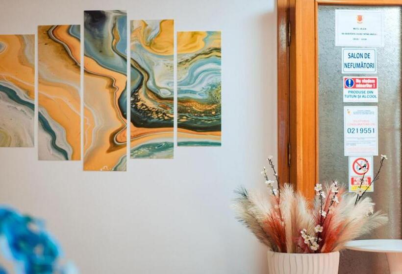 호텔 Roxy & Maryo  Restaurant  Terasa  Loc De Joaca Pentru Copii  Parcare Gratuita