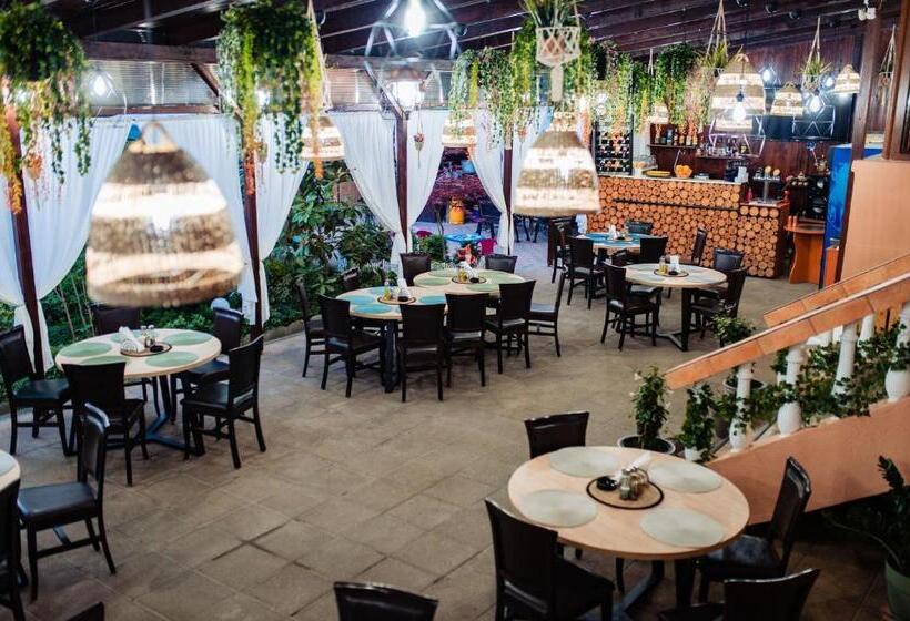 호텔 Roxy & Maryo  Restaurant  Terasa  Loc De Joaca Pentru Copii  Parcare Gratuita