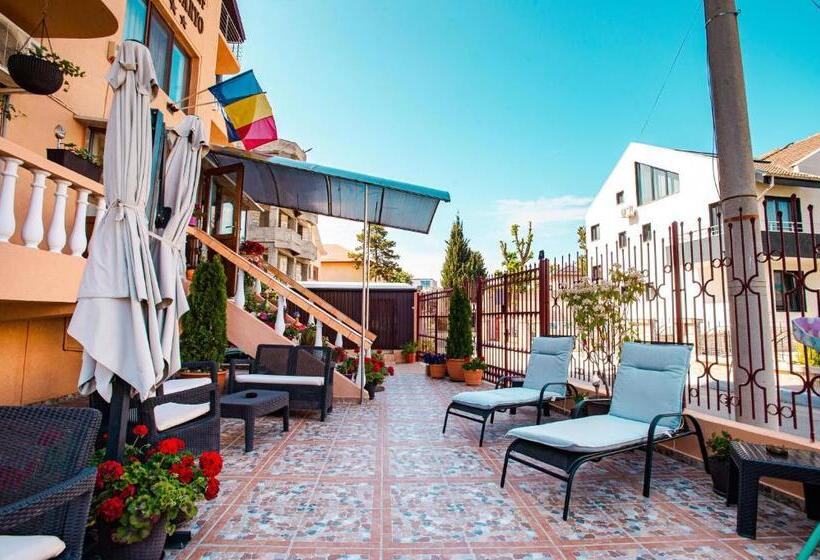 호텔 Roxy & Maryo  Restaurant  Terasa  Loc De Joaca Pentru Copii  Parcare Gratuita