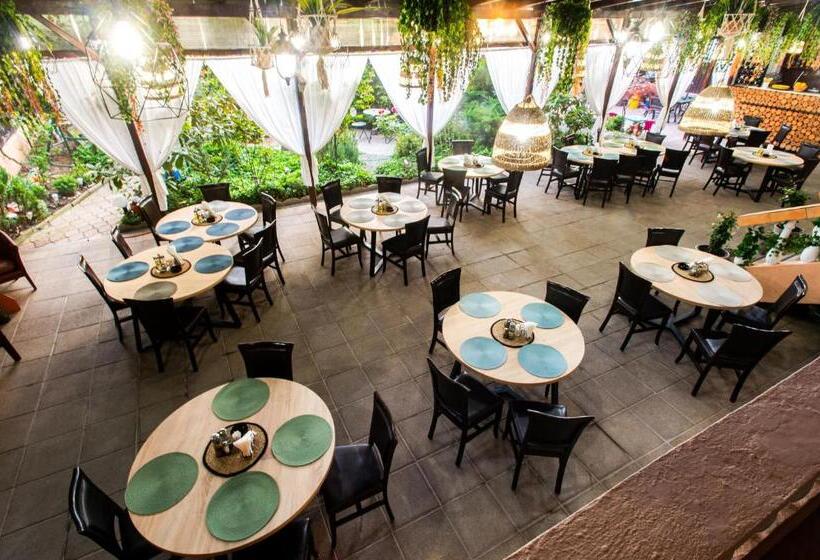 호텔 Roxy & Maryo  Restaurant  Terasa  Loc De Joaca Pentru Copii  Parcare Gratuita