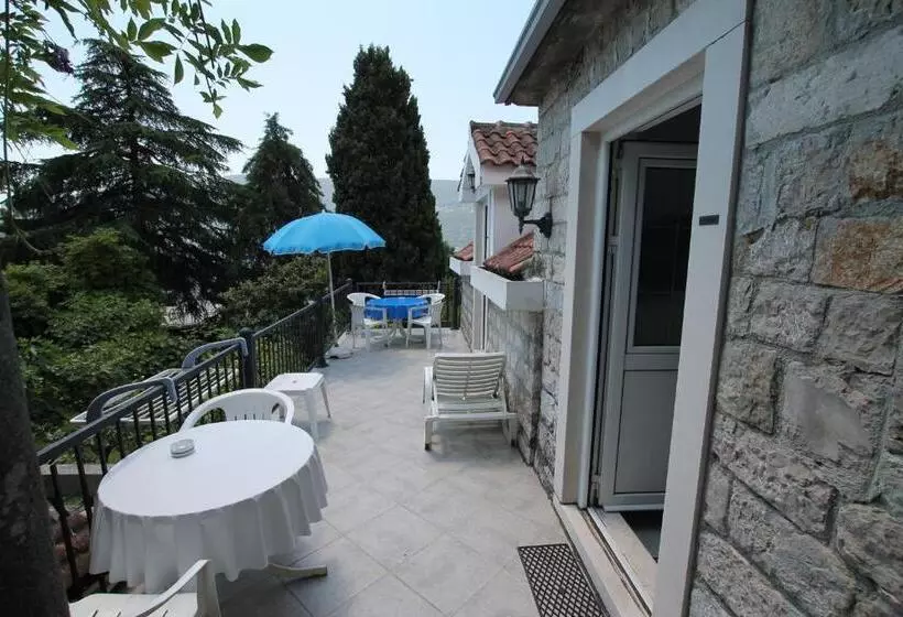 پانسیون Guest House Saga