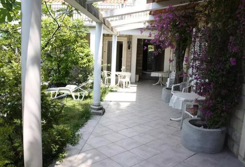 پانسیون Guest House Saga