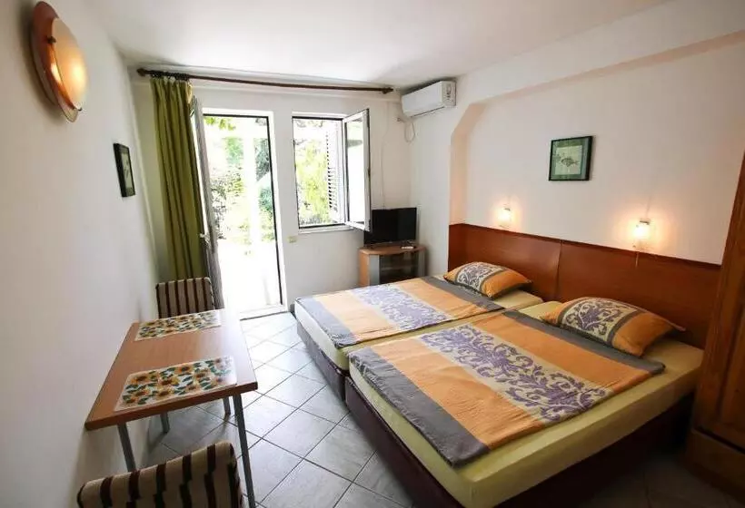 پانسیون Guest House Saga
