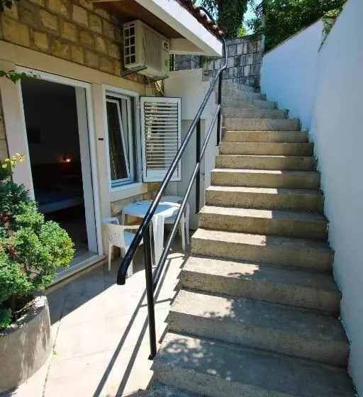 پانسیون Guest House Saga