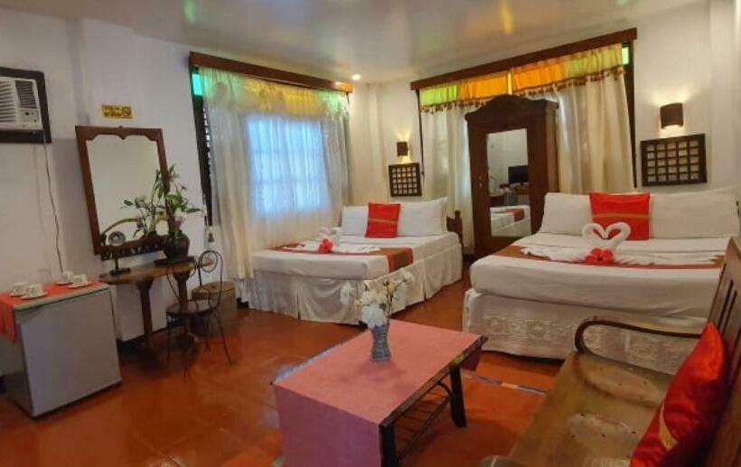 Reddoorz Plus @ Evangeline Beach Resort