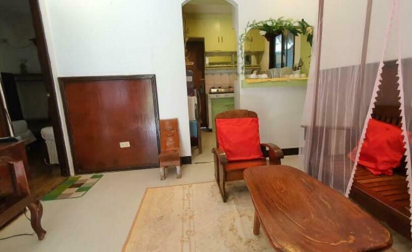 Reddoorz Plus @ Evangeline Beach Resort