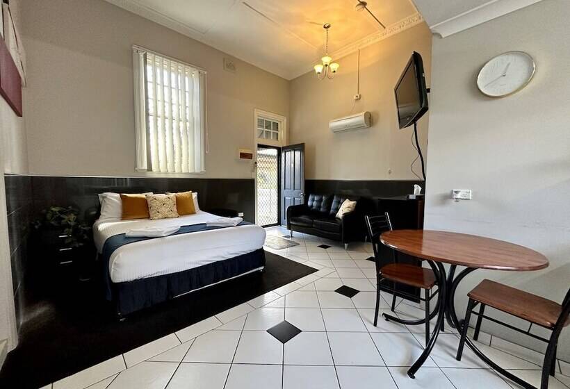 Hotel Charlesworth On The Park