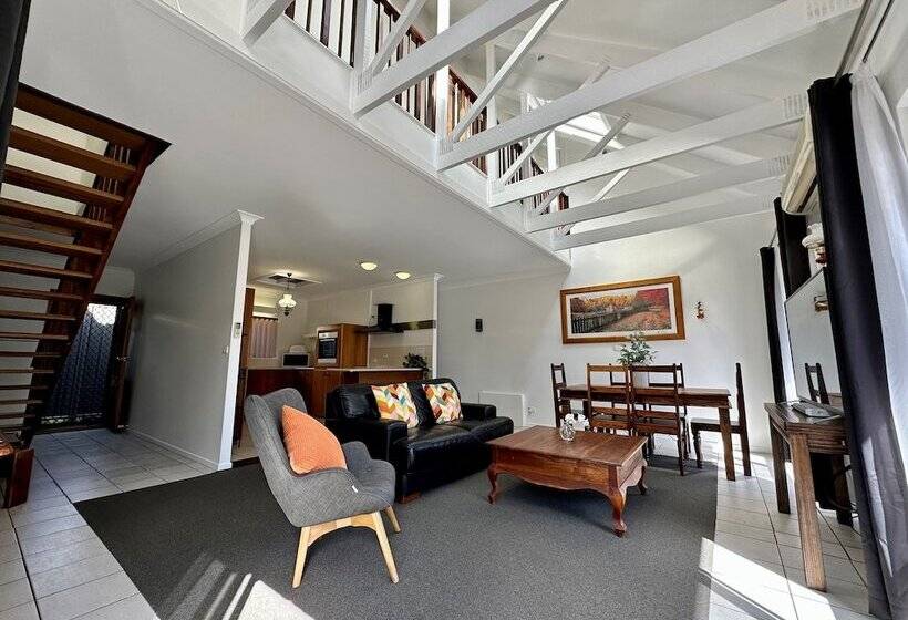 Hotel Charlesworth On The Park