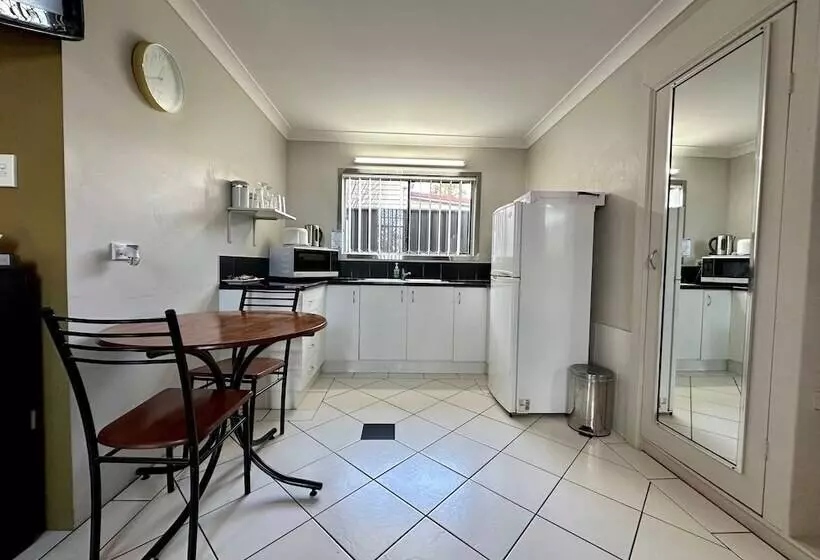 ホテル Charlesworth On The Park