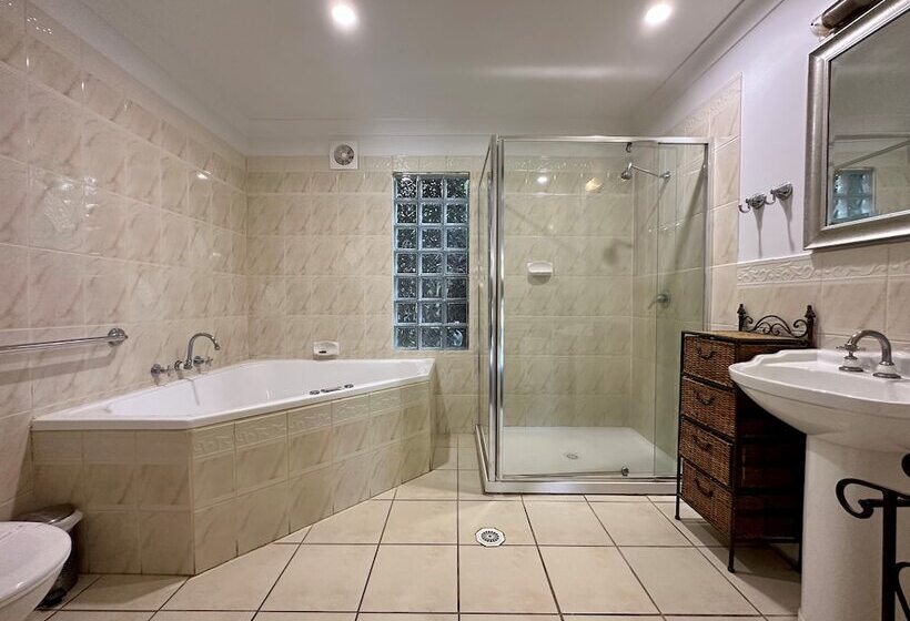 Hotel Charlesworth On The Park