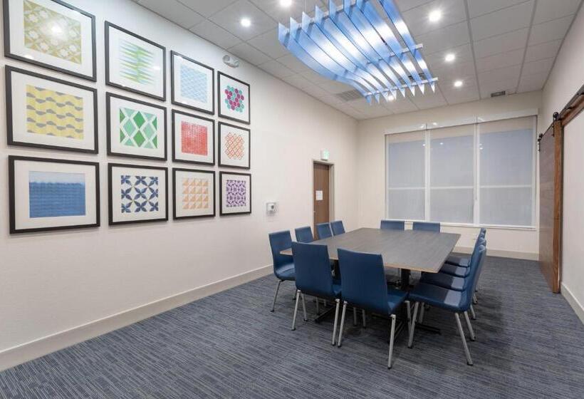 فندق Holiday Inn Express & Suites Firestone Longmont , An Ihg