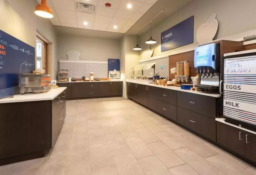 Hotelli Holiday Inn Express & Suites   Firestone   Longmont , An Ihg