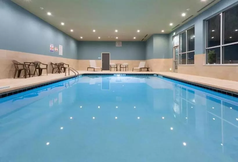 Hotelli Holiday Inn Express & Suites   Firestone   Longmont , An Ihg