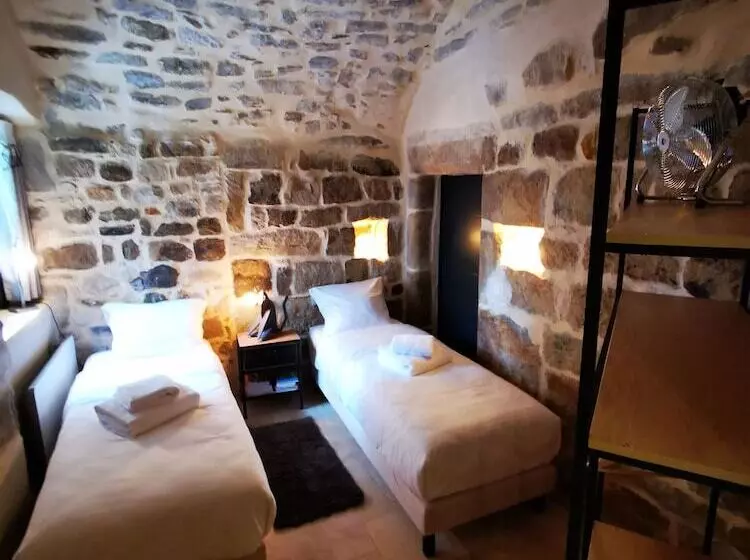 ペンション Magnifique Gîte En Pierres 6 Personnes Avec Piscine Privée Ardèche Plein Sud