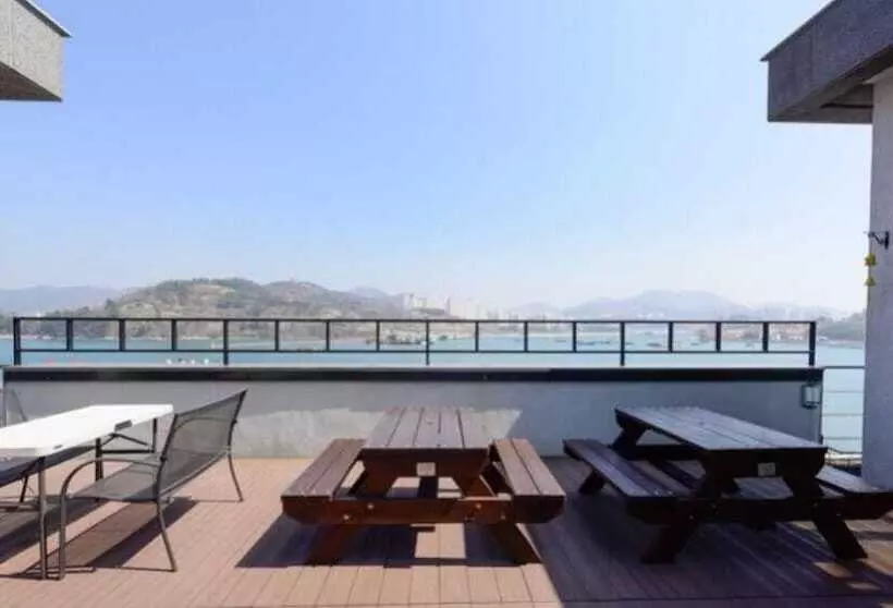 ペンション Sea Star Hostel