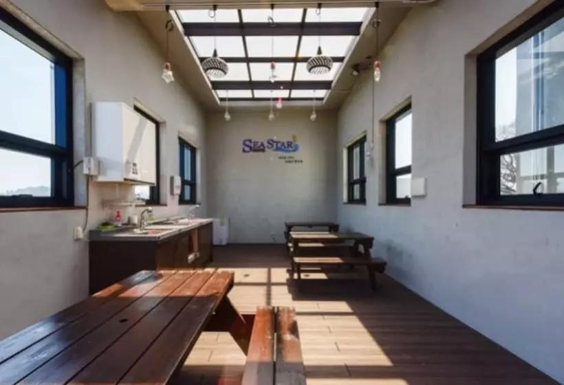 ペンション Sea Star Hostel