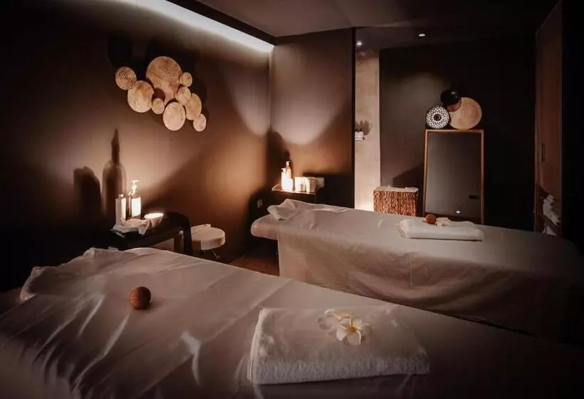 استراحتگاه Azur Retreat
