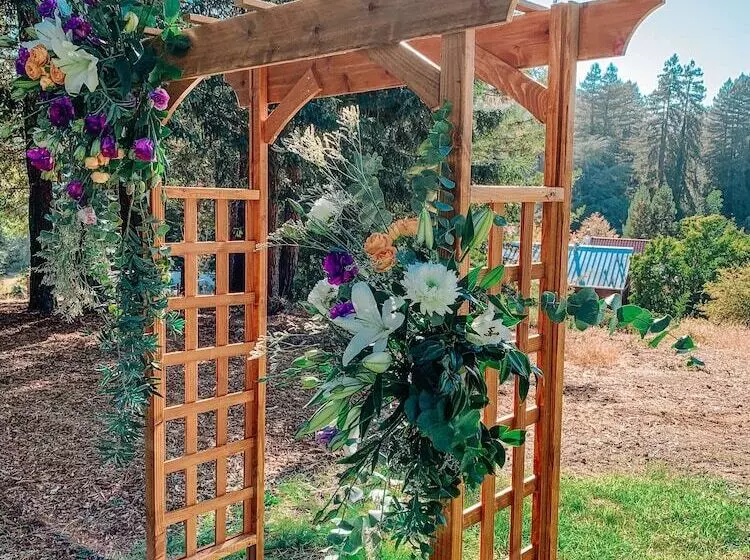 Hostelli The Stavrand Russian River Valley